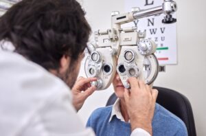 Optometrist did not refer to hospital