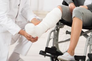 A person has suffered a foot or toe injury. 